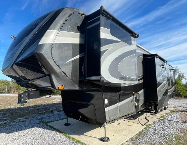 5th Wheel RV with multiple slides at fair market value